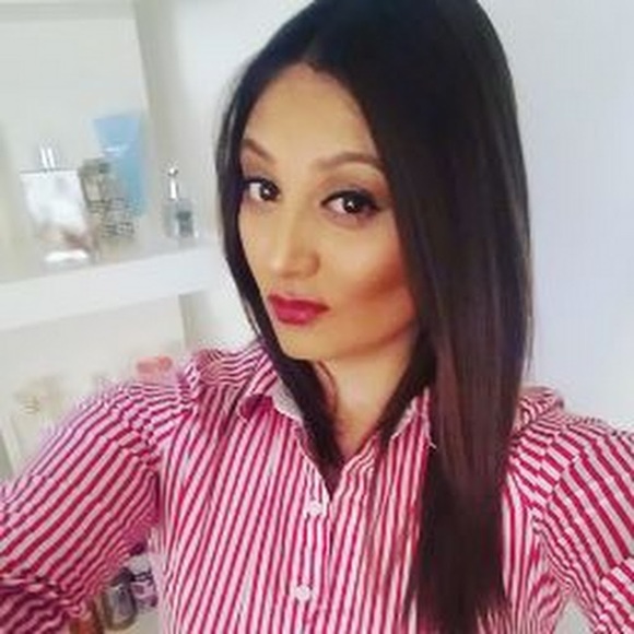 Meet your Posher, Gina - Picture 1 of 1